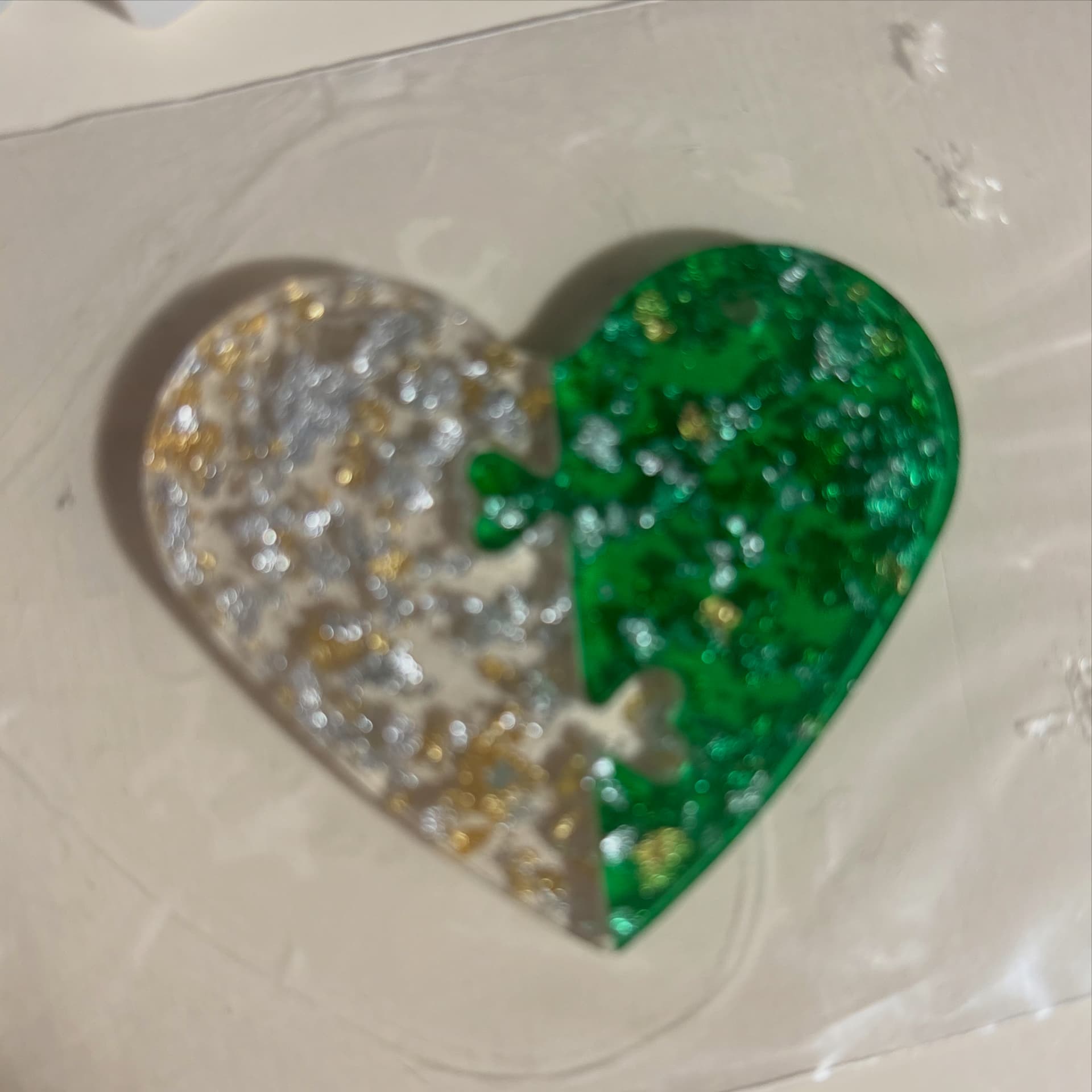 Green & gold-flake puzzle heart